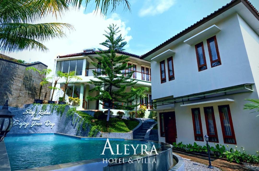 Aleyra Hotel And Villa'S Garut Exterior photo