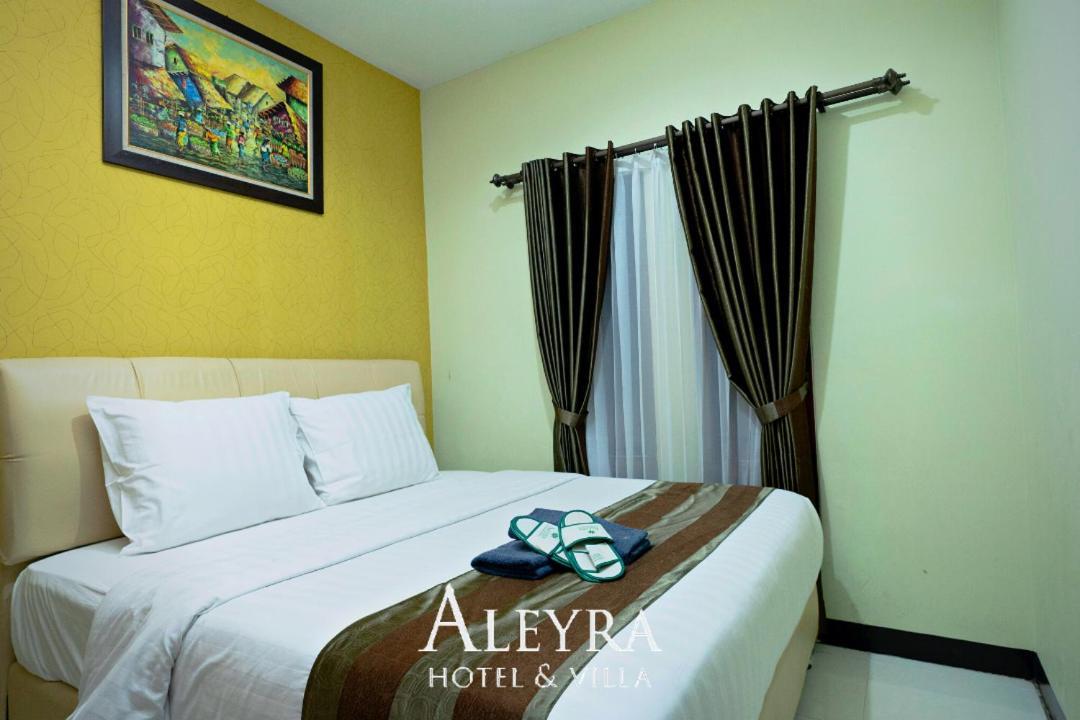 Aleyra Hotel And Villa'S Garut Room photo