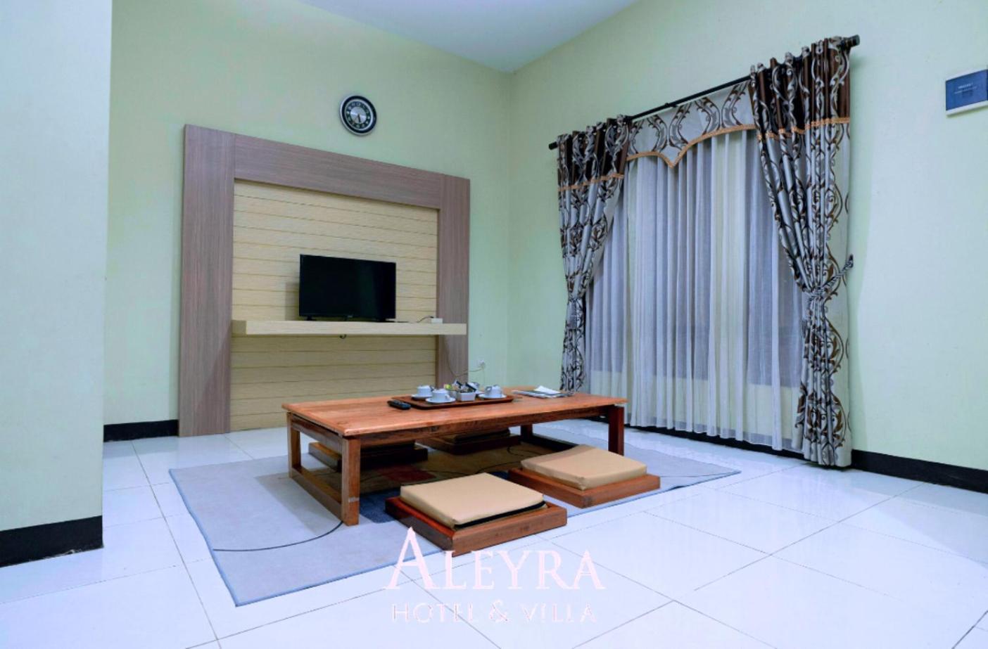 Aleyra Hotel And Villa'S Garut Room photo